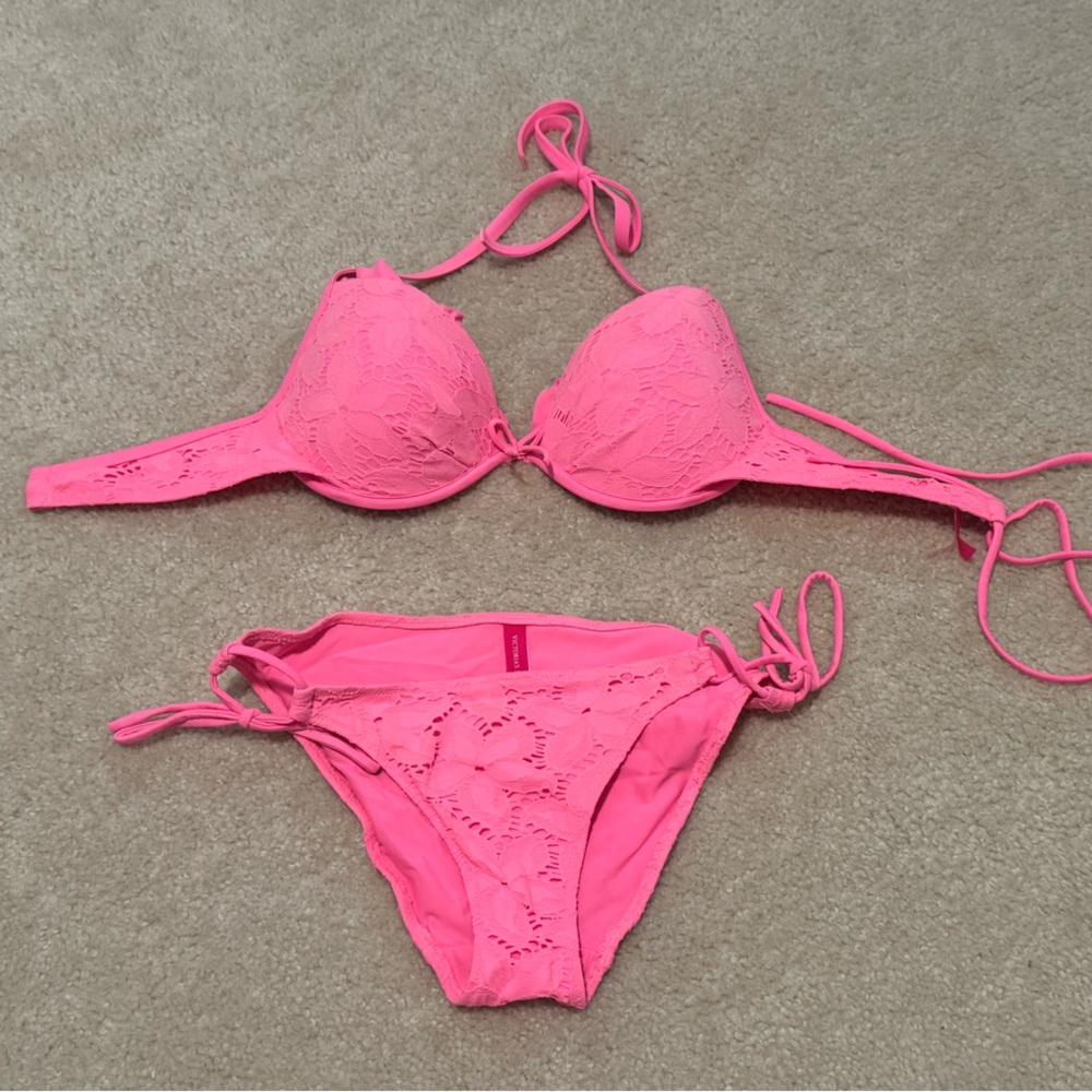 VS pink bathing suit